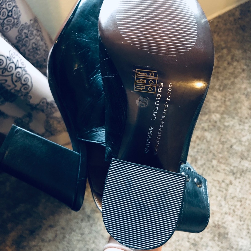 Chinese Laundry boot (leather) - Picture 4 of 8